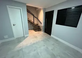 Foto 1 de Casa de Condomínio com 3 Quartos à venda, 176m² em Marapé, Santos