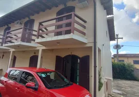 Foto 1 de Casa de Condomínio com 2 Quartos à venda, 65m² em Ogiva, Cabo Frio