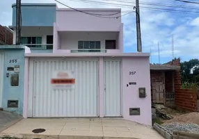 Foto 1 de Casa com 3 Quartos à venda, 200m² em Jardim Guanabara, Macaé