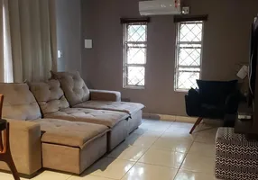 Foto 1 de Casa com 3 Quartos à venda, 221m² em Setor Santos Dumont, Goiânia