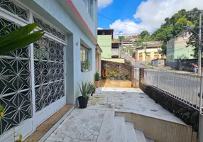 Foto 1 de Casa com 5 Quartos à venda, 180m² em Jóquei Clube, Juiz de Fora