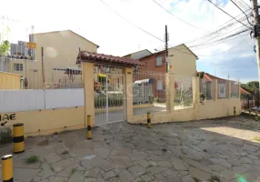 Foto 1 de Casa de Condomínio com 2 Quartos à venda, 37m² em Santo Antônio, Porto Alegre