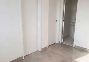Foto 1 de Apartamento com 2 Quartos para alugar, 35m² em Parque Vitória, São Paulo