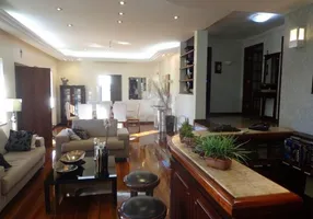 Foto 1 de Casa com 5 Quartos à venda, 390m² em Mangabeiras, Belo Horizonte