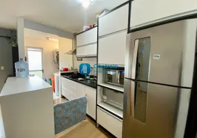 Foto 1 de Apartamento com 2 Quartos à venda, 57m² em Ponta de Baixo, São José