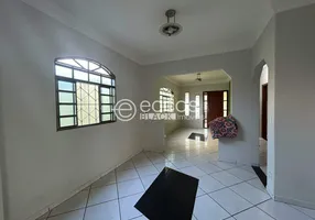 Foto 1 de Casa com 3 Quartos à venda, 124m² em Pacaembu, Uberlândia