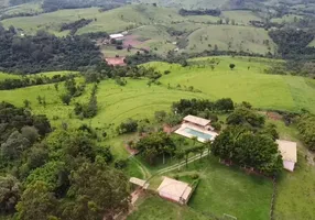 Foto 1 de Fazenda/Sítio com 3 Quartos à venda, 160m² em Area Rural de Amparo, Amparo