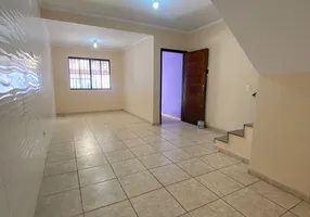 Foto 1 de Sobrado com 3 Quartos à venda, 120m² em Parque Oratorio, Santo André