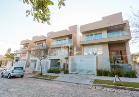 Foto 1 de Casa com 3 Quartos à venda, 288m² em Vila Assunção, Porto Alegre
