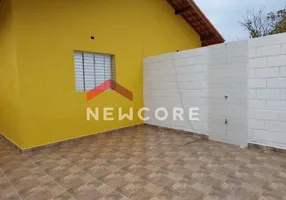 Foto 1 de Casa com 2 Quartos à venda, 70m² em Balneário Gaivota, Itanhaém