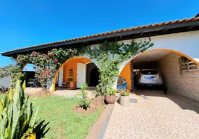 Foto 1 de Casa com 3 Quartos à venda, 280m² em Ferraria, Campo Largo