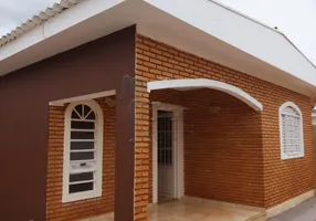 Foto 1 de Casa com 4 Quartos à venda, 160m² em Centro, Jardinópolis