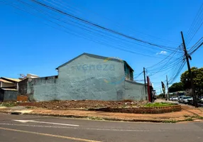 Foto 1 de Lote/Terreno para alugar, 317m² em Conjunto Habitacional Alexandre Urbanas, Londrina