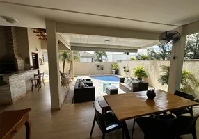 Foto 1 de Casa de Condomínio com 4 Quartos à venda, 300m² em Condominio Barcelona, Uberlândia