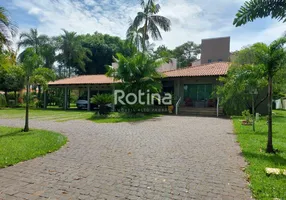 Foto 1 de Casa de Condomínio com 4 Quartos à venda, 394m² em Morada do Sol, Uberlândia