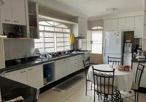 Foto 1 de Casa com 3 Quartos à venda, 230m² em Ipanema, Araçatuba