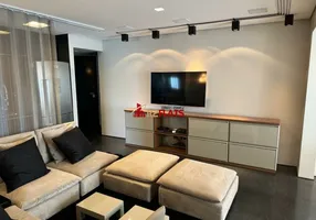 Foto 1 de Flat com 2 Quartos à venda, 80m² em Itaim Bibi, São Paulo