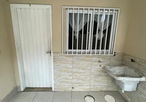 Foto 1 de Casa de Condomínio com 2 Quartos para alugar, 55m² em Vargem Pequena, Rio de Janeiro