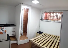 Foto 1 de Kitnet com 1 Quarto para alugar, 10m² em Água Verde, Curitiba
