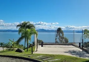 Foto 1 de Lote/Terreno à venda, 1750m² em Cacupé, Florianópolis