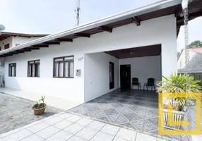 Foto 1 de Casa com 4 Quartos à venda, 200m² em Badenfurt, Blumenau