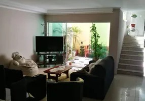 Foto 1 de Casa com 4 Quartos à venda, 260m² em Jardim da Glória, São Paulo