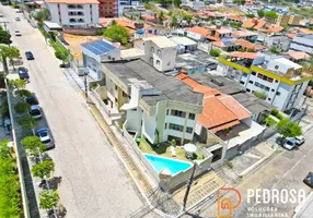 Foto 1 de Prédio Comercial com 8 Quartos à venda, 570m² em Candelária, Natal