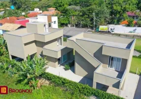 Foto 1 de Casa com 4 Quartos à venda, 200m² em Lagoa da Conceição, Florianópolis