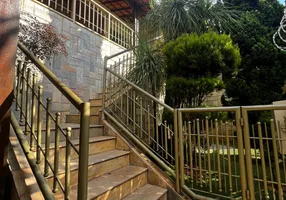 Foto 1 de Casa com 4 Quartos à venda, 300m² em Serrano, Belo Horizonte