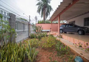 Foto 1 de Casa com 4 Quartos à venda, 183m² em Setor Leste Universitário, Goiânia