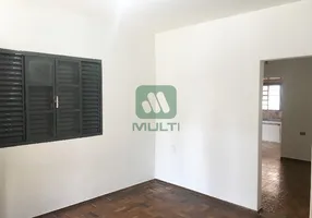 Foto 1 de Casa com 4 Quartos à venda, 215m² em Maracanã, Uberlândia