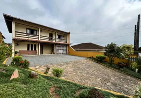 Foto 1 de Casa com 4 Quartos à venda, 210m² em Costa E Silva, Joinville