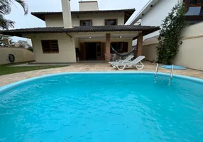 Foto 1 de Casa com 4 Quartos para alugar, 350m² em Jurerê Internacional, Florianópolis