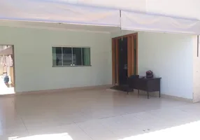 Foto 1 de Casa com 4 Quartos à venda, 187m² em Residencial Vale do Araguaia , Goiânia