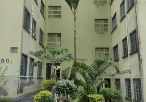 Foto 1 de Apartamento com 2 Quartos para venda ou aluguel, 49m² em Vila Perracini, Poá