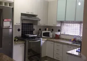 Foto 1 de Sobrado com 3 Quartos à venda, 132m² em Jardim do Leste, Londrina