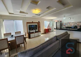 Foto 1 de Casa de Condomínio com 3 Quartos à venda, 144m² em Dunas do Pero, Cabo Frio