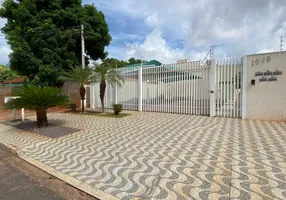 Foto 1 de Casa com 2 Quartos para alugar, 74m² em Parque São Carlos, Três Lagoas