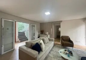 Foto 1 de Apartamento com 4 Quartos à venda, 280m² em Planalto, Gramado