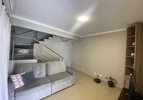 Foto 1 de Sobrado com 2 Quartos à venda, 132m² em Santo Antônio, Joinville