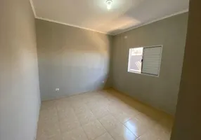 Foto 1 de Casa com 2 Quartos para venda ou aluguel, 60m² em Lobato, Salvador