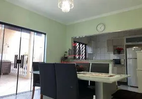 Foto 1 de Sobrado com 4 Quartos à venda, 131m² em Villa Branca, Jacareí