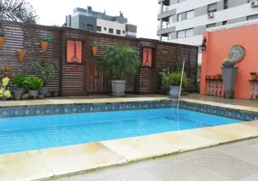 Foto 1 de Casa com 3 Quartos à venda, 363m² em Auxiliadora, Porto Alegre