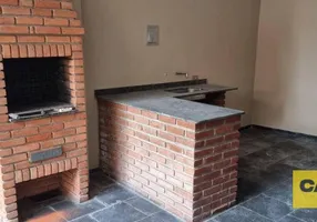 Foto 1 de Casa com 2 Quartos à venda, 229m² em Vila Vitoria, Santo André