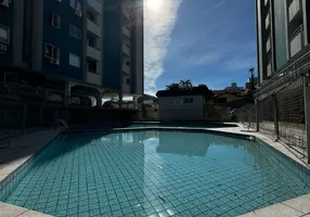 Foto 1 de Apartamento com 2 Quartos para alugar, 89m² em Barreiros, São José