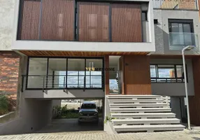 Foto 1 de Casa com 3 Quartos à venda, 221m² em Campo Comprido, Curitiba