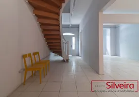 Foto 1 de Casa com 3 Quartos para alugar, 174m² em Rio Branco, Porto Alegre