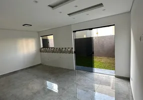 Foto 1 de Sobrado com 3 Quartos à venda, 179m² em Campo Comprido, Curitiba