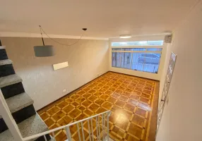 Foto 1 de Casa com 3 Quartos para alugar, 130m² em Campo Belo, São Paulo