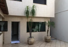 Foto 1 de Sobrado com 4 Quartos à venda, 210m² em Vila Nair, São Paulo